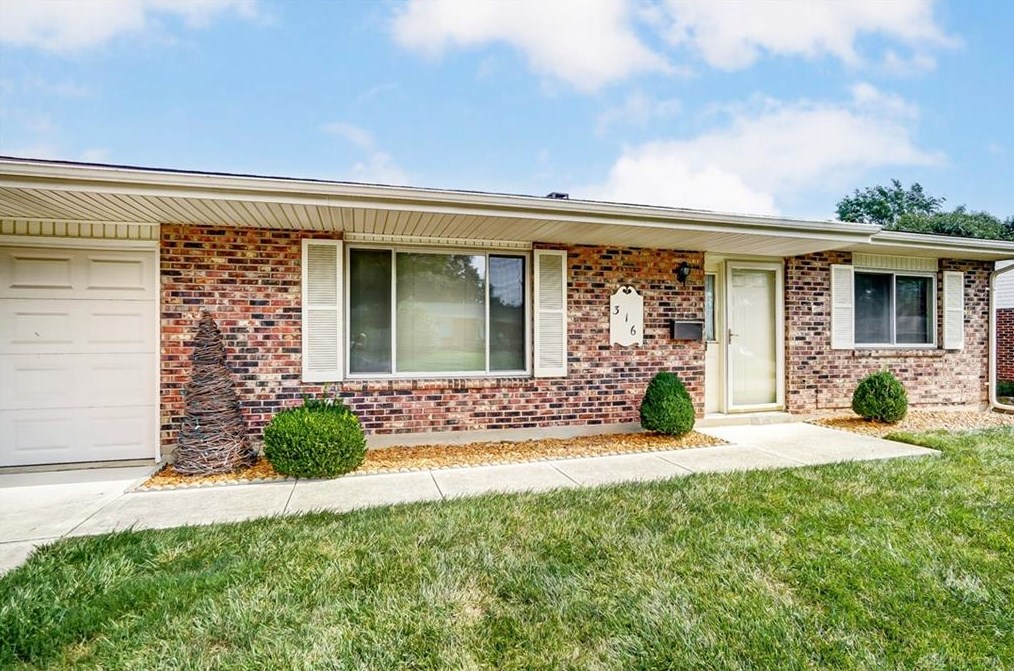 316 Highland Dr, Englewood, OH 45322