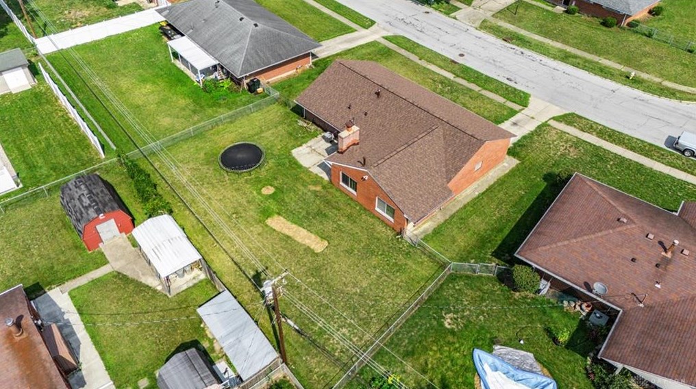 2090 Mattis Dr, Dayton OH  45439-2649 exterior