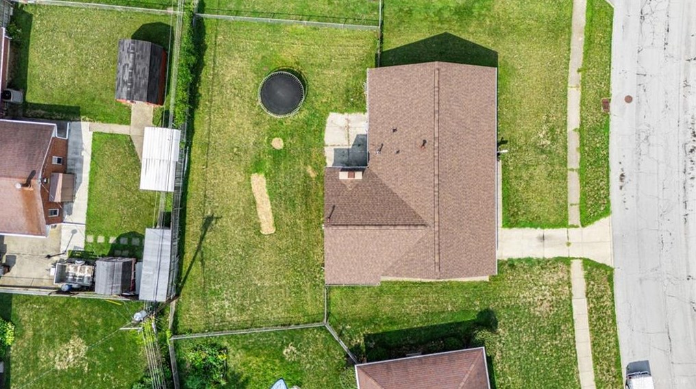 2090 Mattis Dr, Dayton OH  45439-2649 exterior