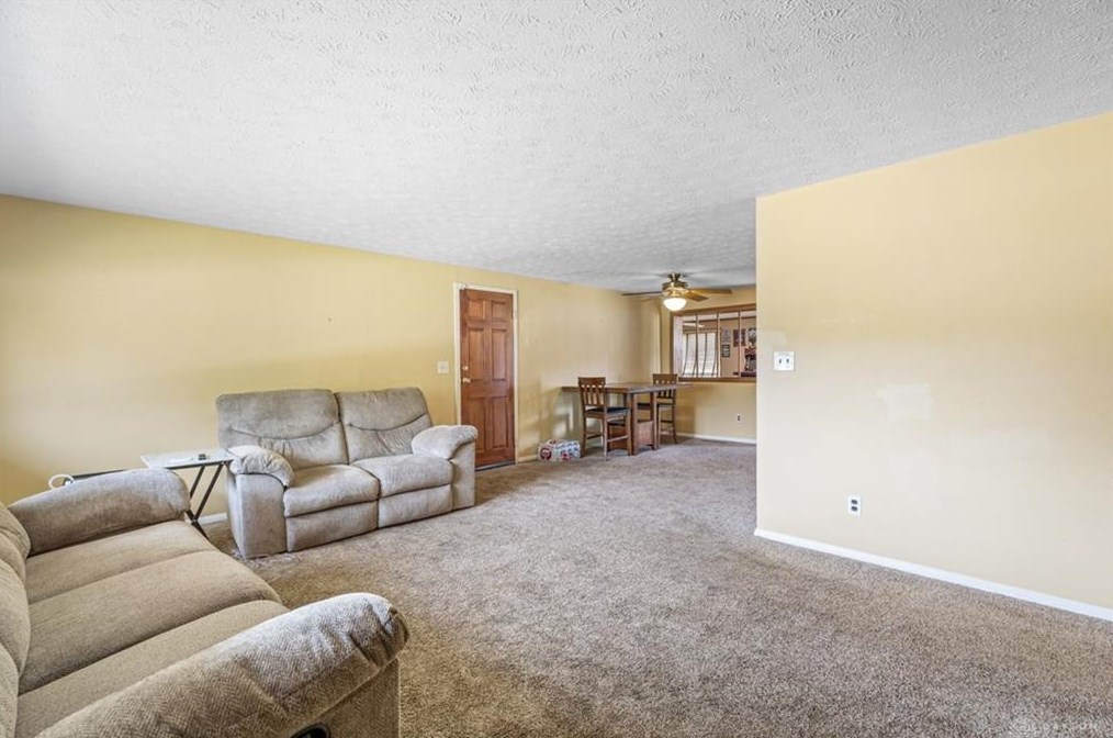 2090 Mattis Dr, Dayton OH  45439-2649 exterior