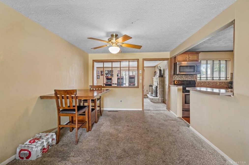 2090 Mattis Dr, Dayton OH  45439-2649 exterior