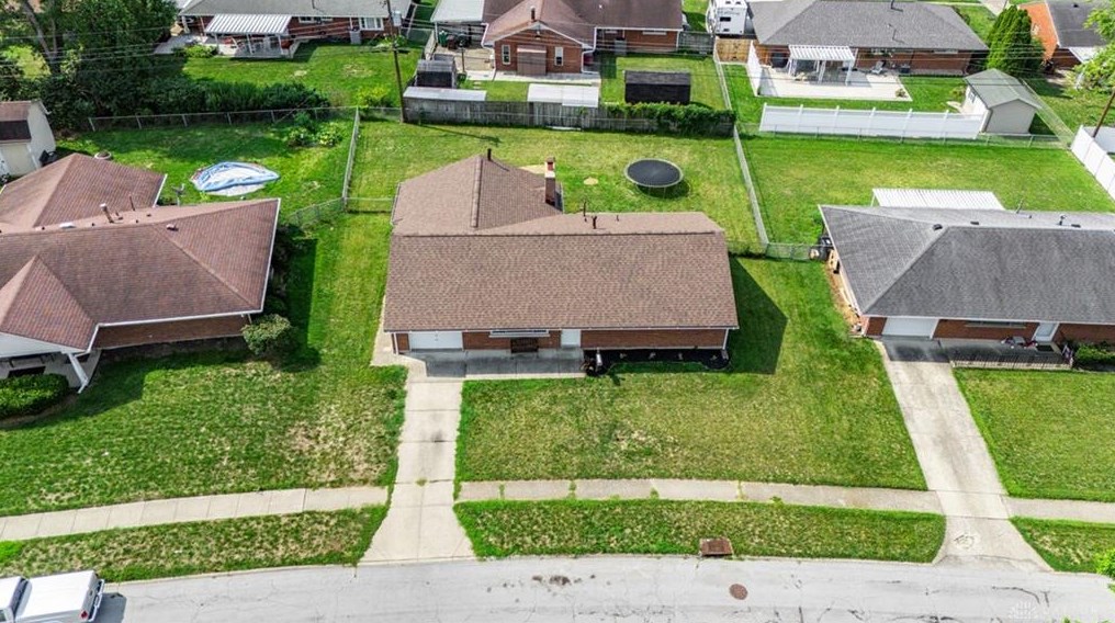 2090 Mattis Dr, Dayton OH  45439-2649 exterior