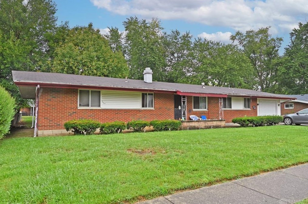 809 Eppington Dr, Dayton, OH 45426-2521