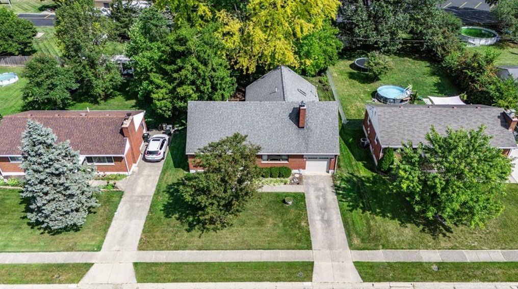1215 E Lindsey Ave, Miamisburg, OH 45342