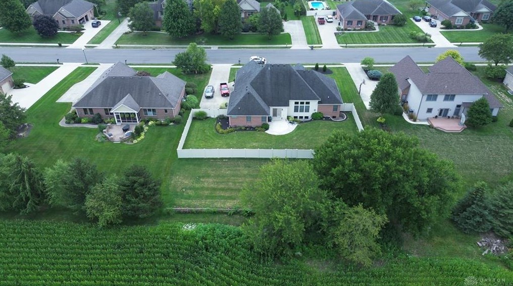 2771 Meadowpoint Dr, Troy, OH 45373