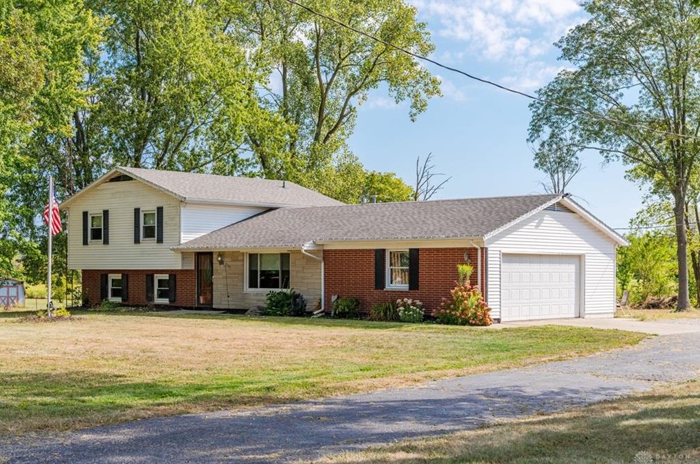 4919 Panhandle Rd, Saint Paris, OH 43072