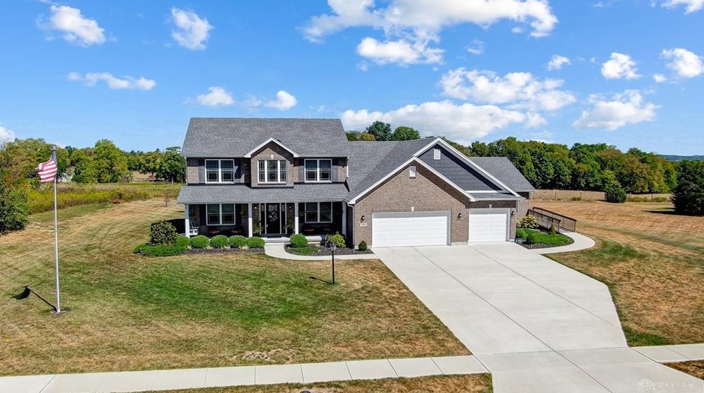 669 Hidden Meadows Dr, Miamisburg, OH 45342
