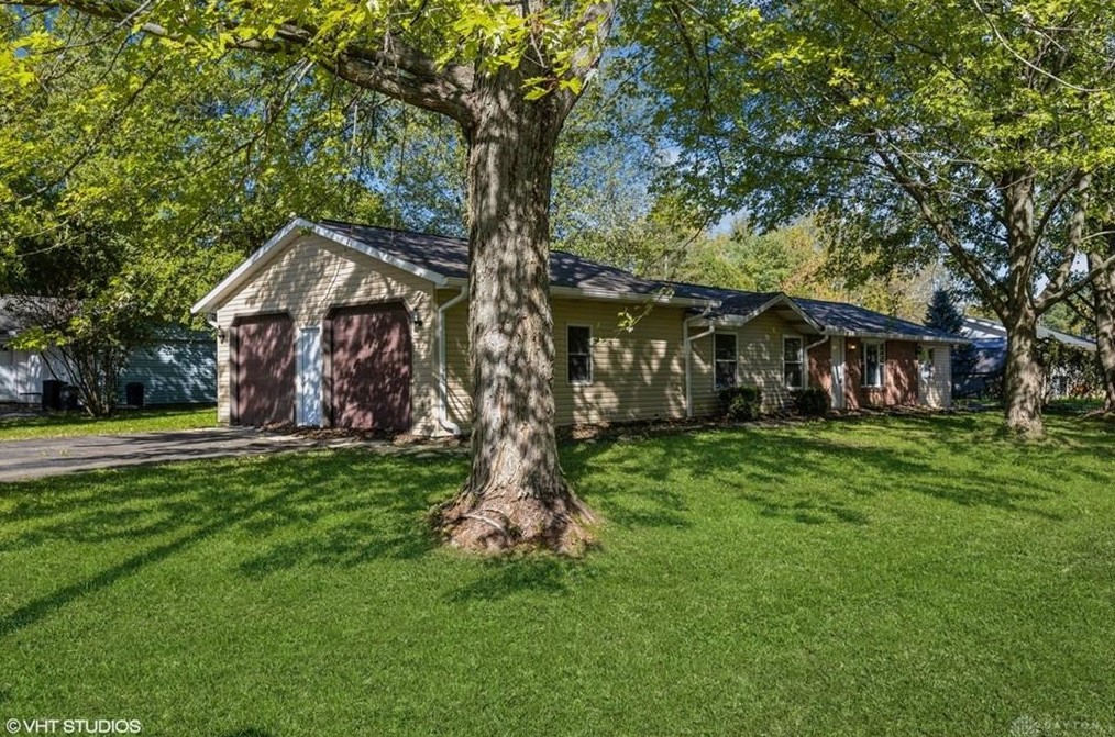 15 Weldon Ln, North Lewisburg, OH 43060