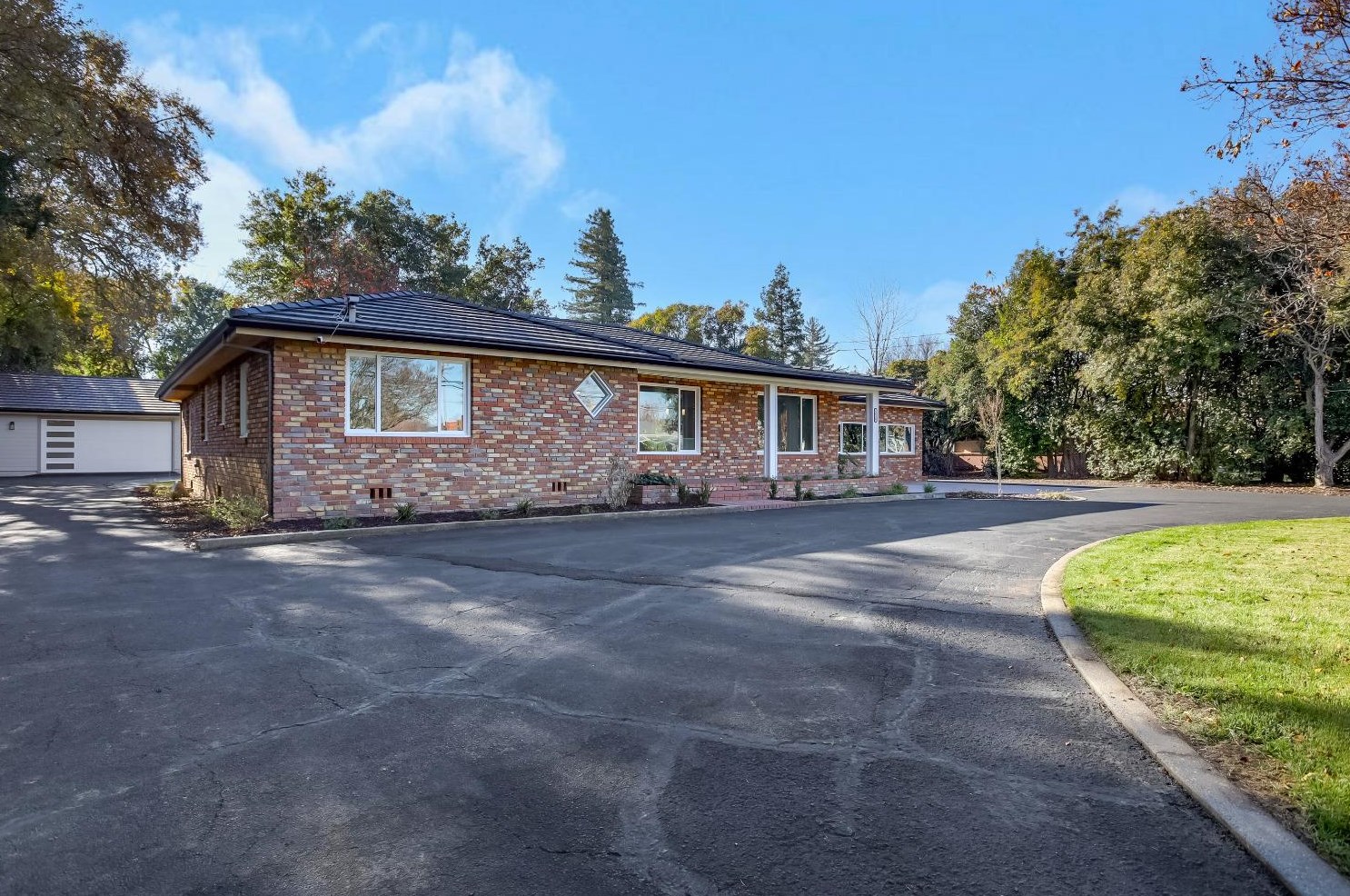 1040 Franklin Ave, Yuba City CA 95991-5320 exterior