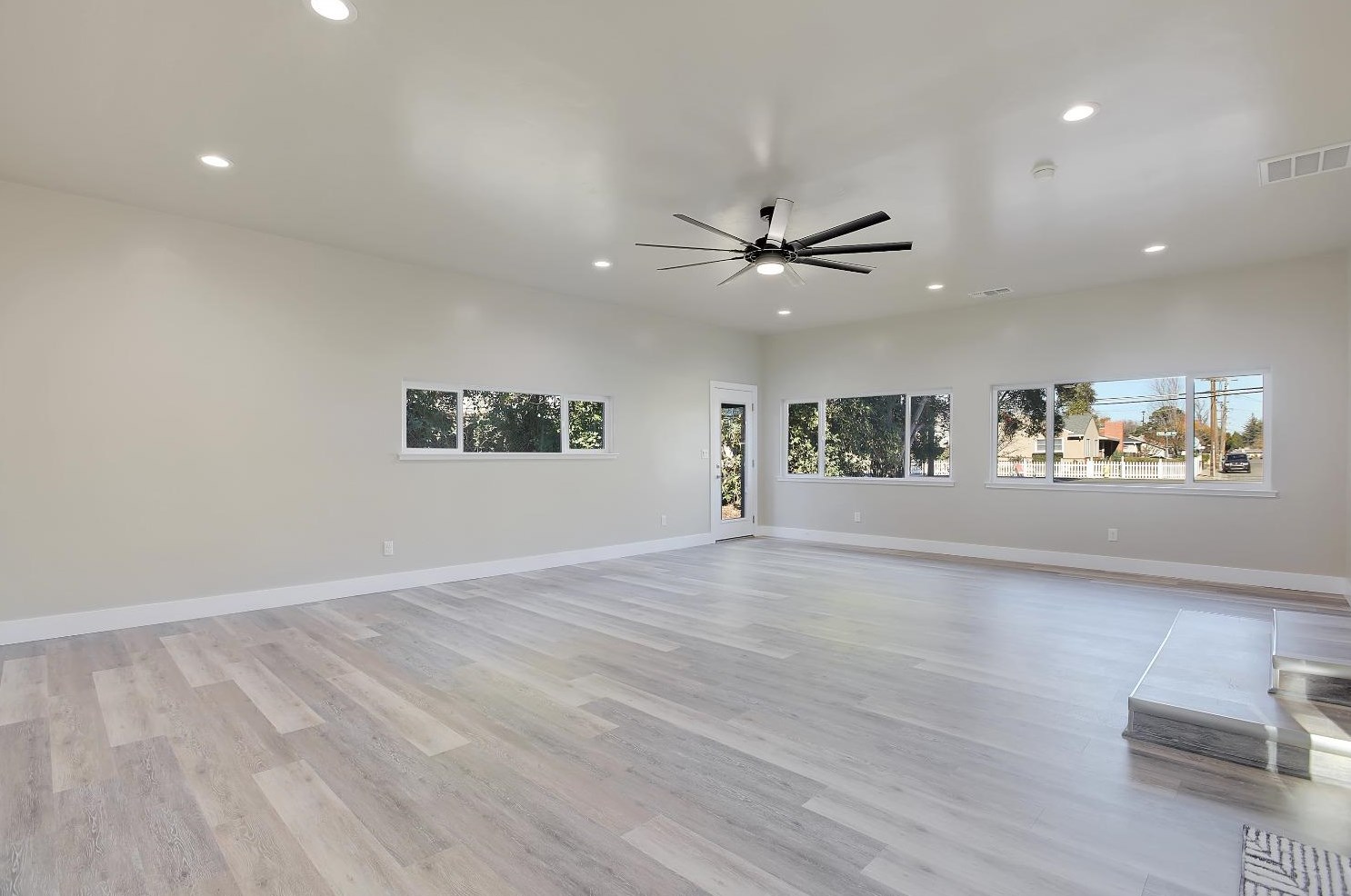 1040 Franklin Ave, Yuba City CA 95991-5320 exterior