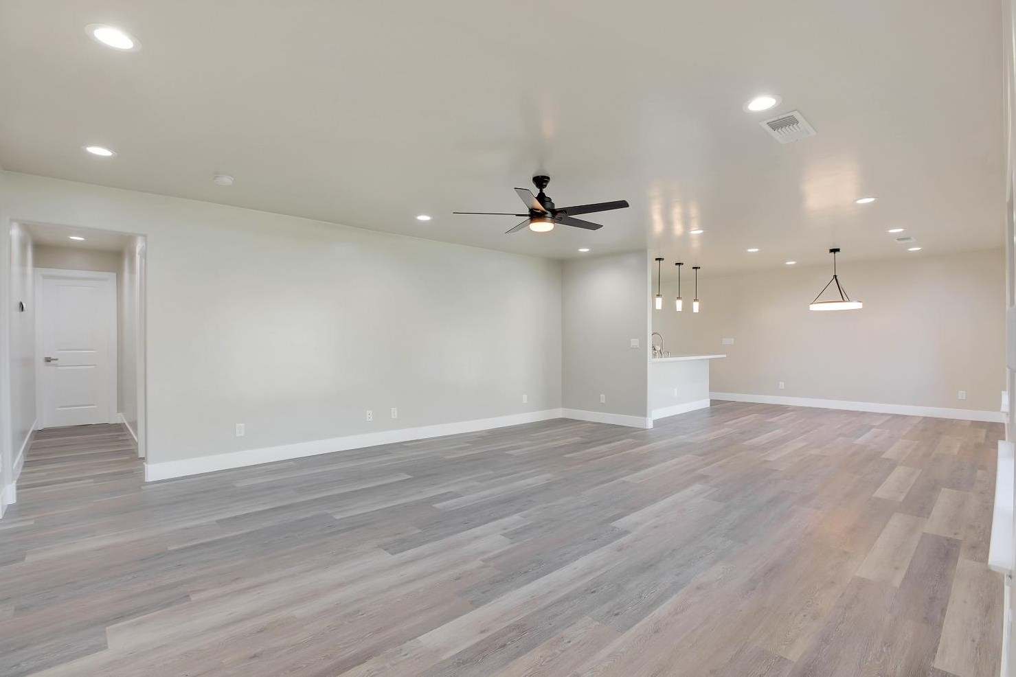 1040 Franklin Ave, Yuba City CA 95991-5320 exterior