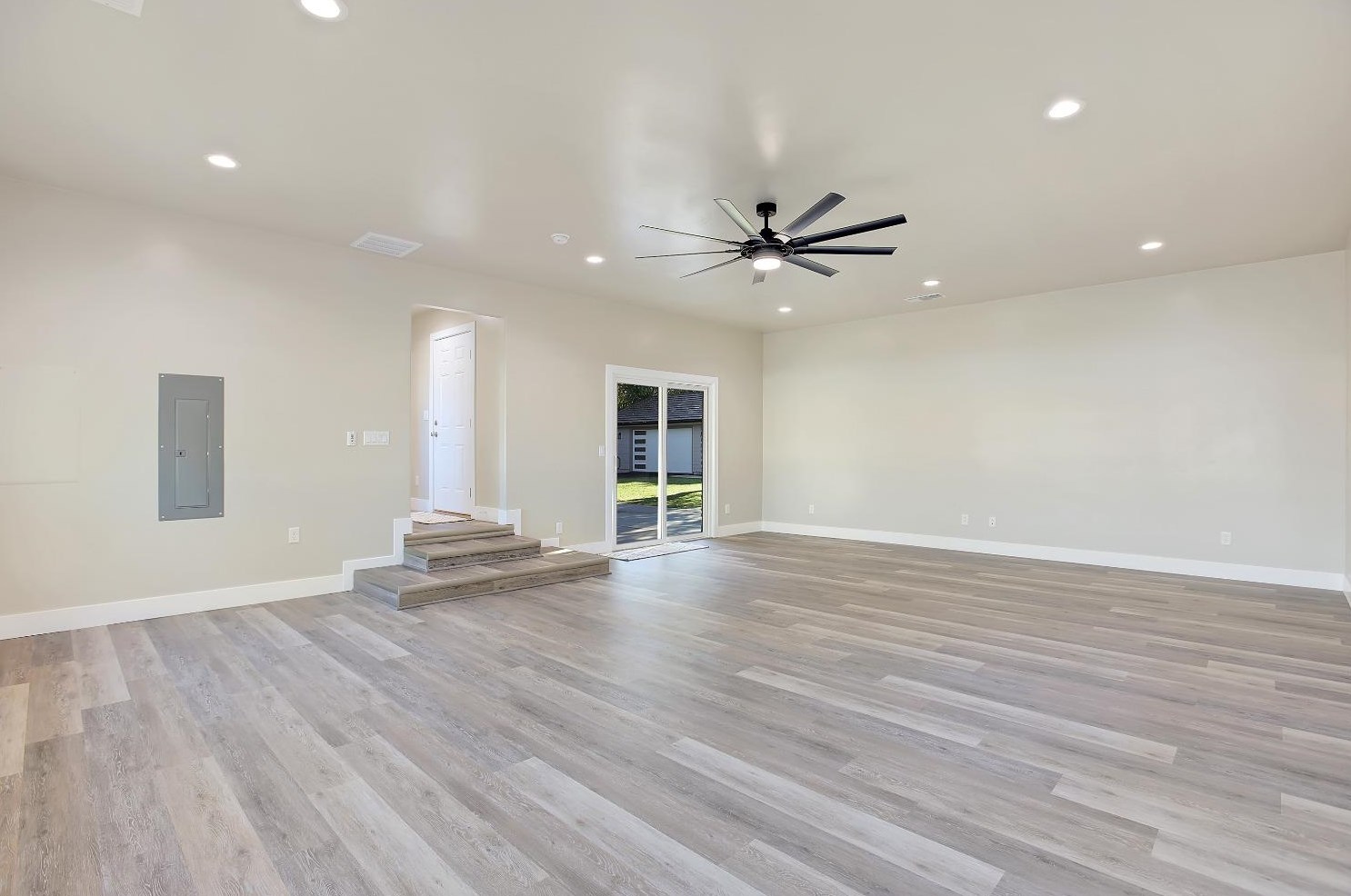 1040 Franklin Ave, Yuba City CA 95991-5320 exterior