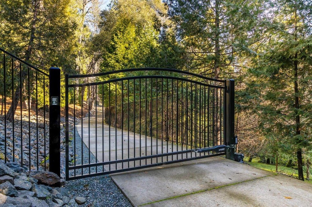 18135 Rollins Vw Dr, Grass Valley CA exterior