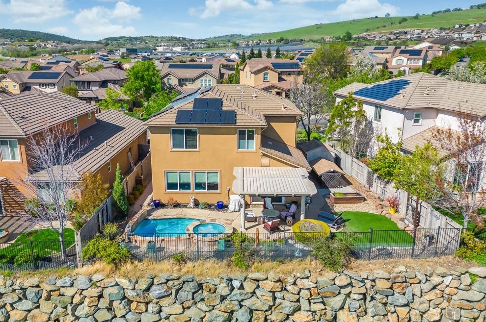 3646 Rosecrest Cir, Folsom CA 95762-9525 exterior