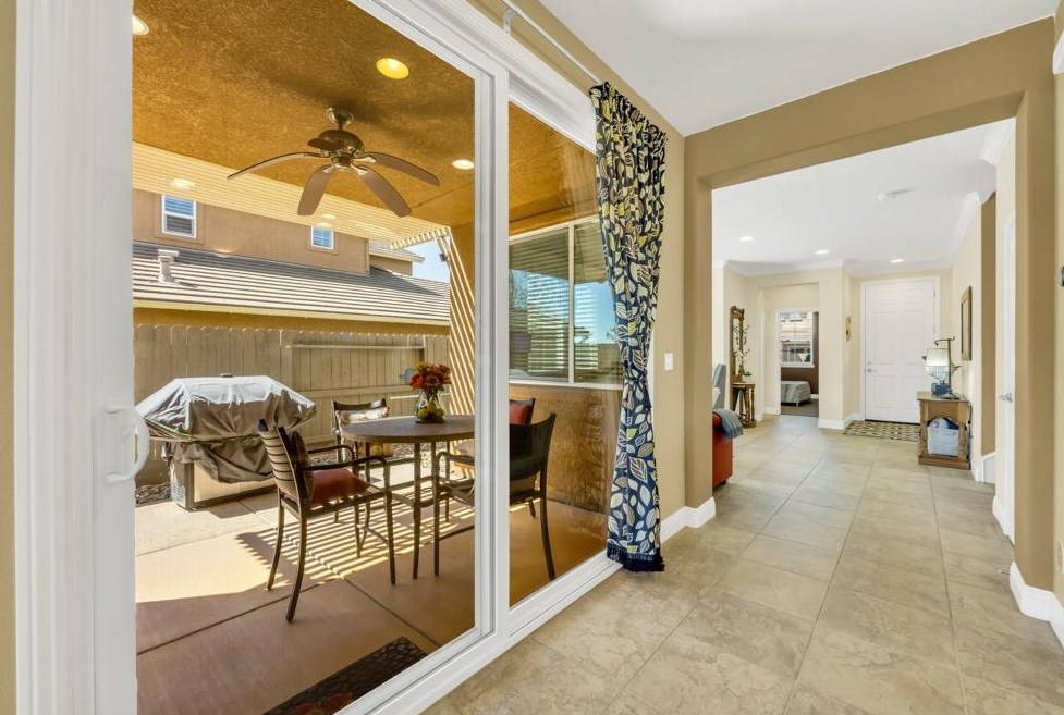 3646 Rosecrest Cir, Folsom CA 95762-9525 exterior