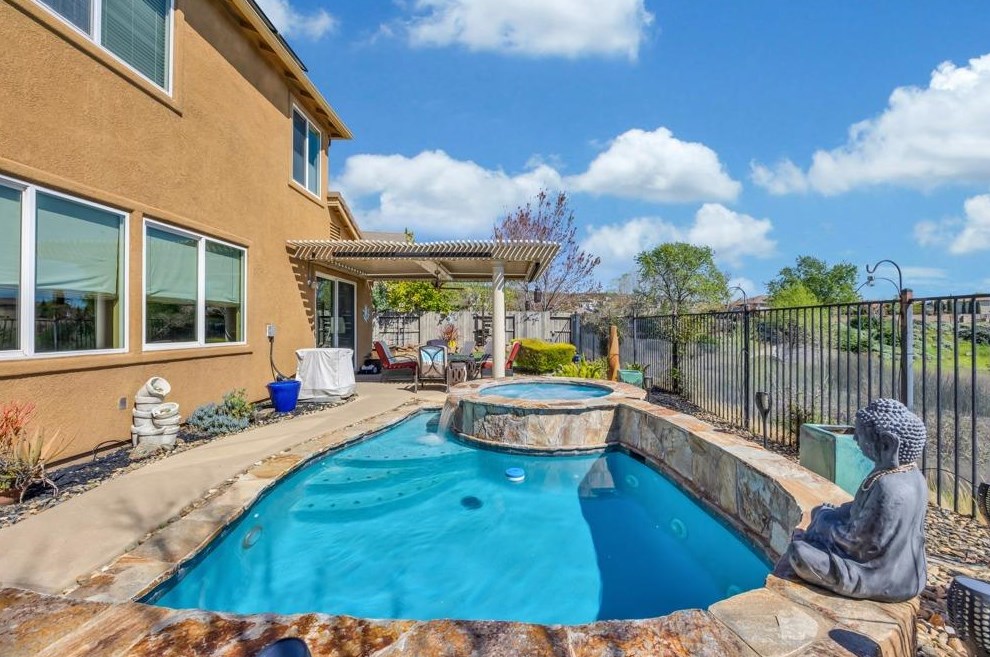 3646 Rosecrest Cir, Folsom CA 95762-9525 exterior