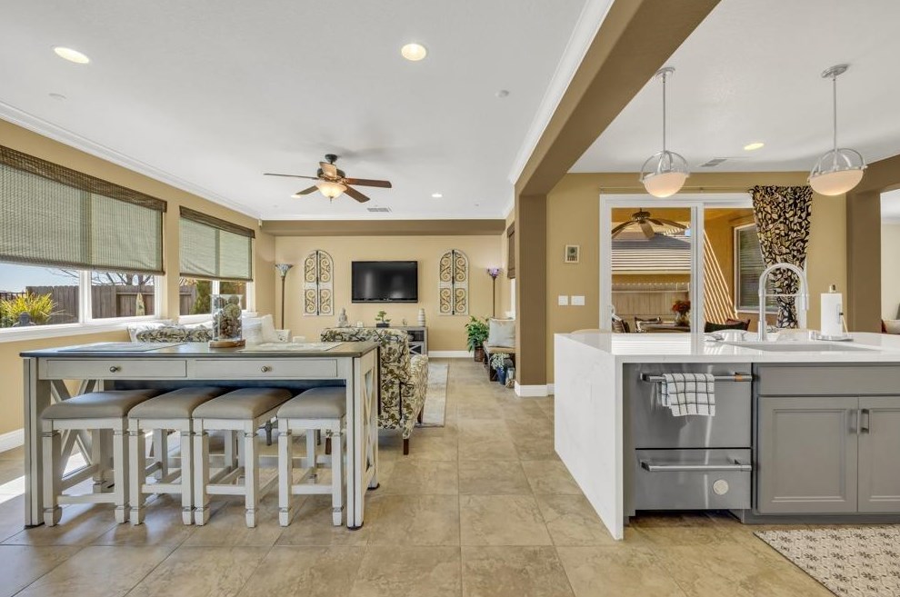 3646 Rosecrest Cir, Folsom CA 95762-9525 exterior