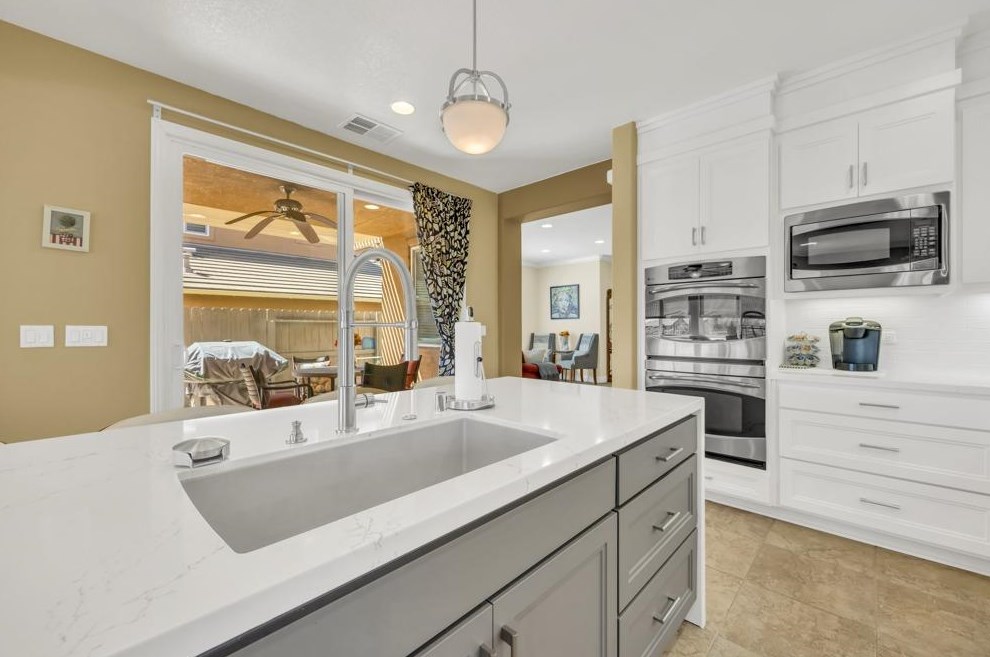 3646 Rosecrest Cir, Folsom CA 95762-9525 exterior