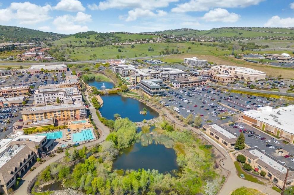 3646 Rosecrest Cir, Folsom CA 95762-9525 exterior