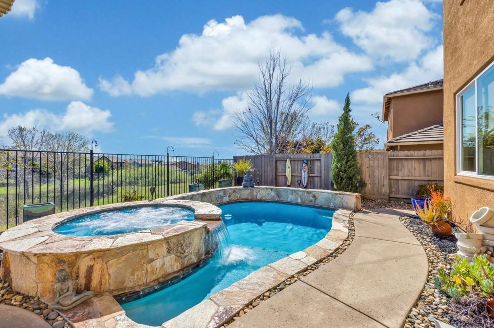 3646 Rosecrest Cir, Folsom CA 95762-9525 exterior