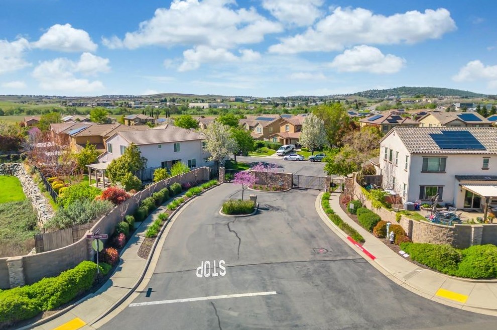 3646 Rosecrest Cir, Folsom CA 95762-9525 exterior
