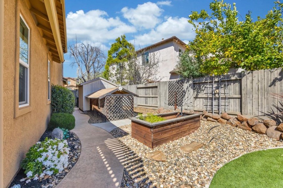 3646 Rosecrest Cir, Folsom CA 95762-9525 exterior