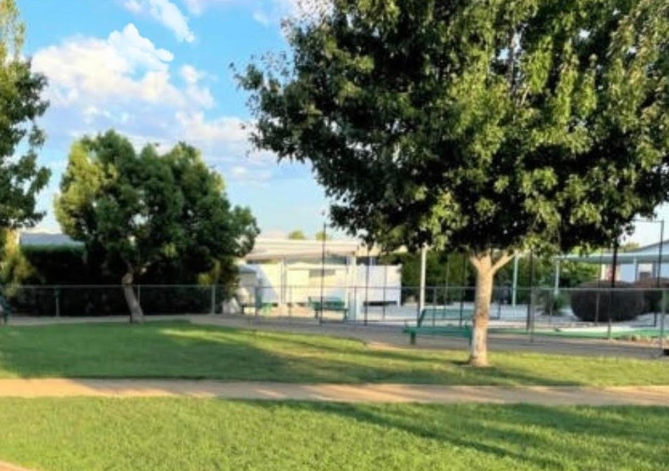 6815 Capital Cir, Sacramento CA  95828-1238 exterior