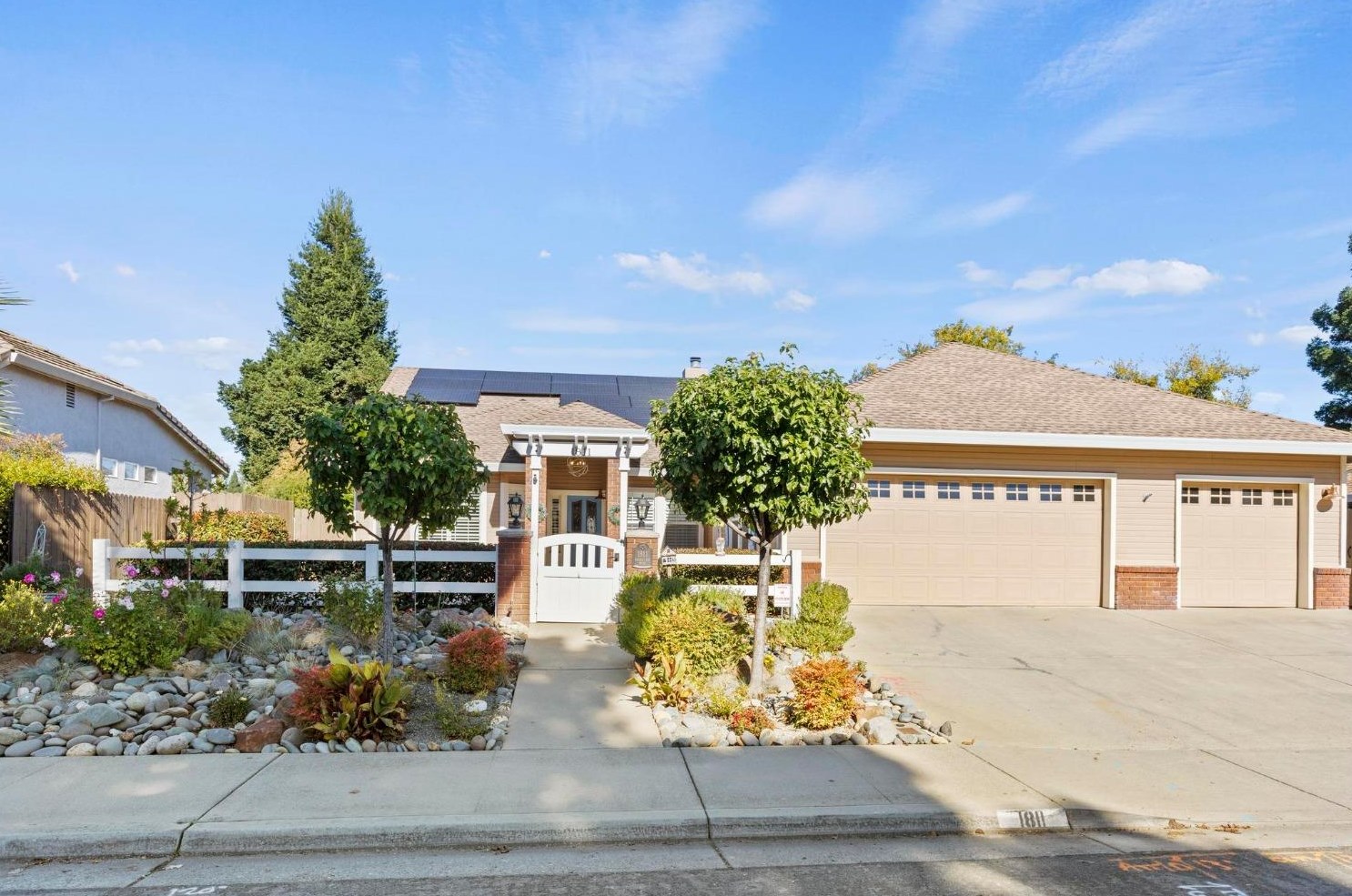 1811 Bradley Est Dr, Yuba City CA  95993-1671 exterior