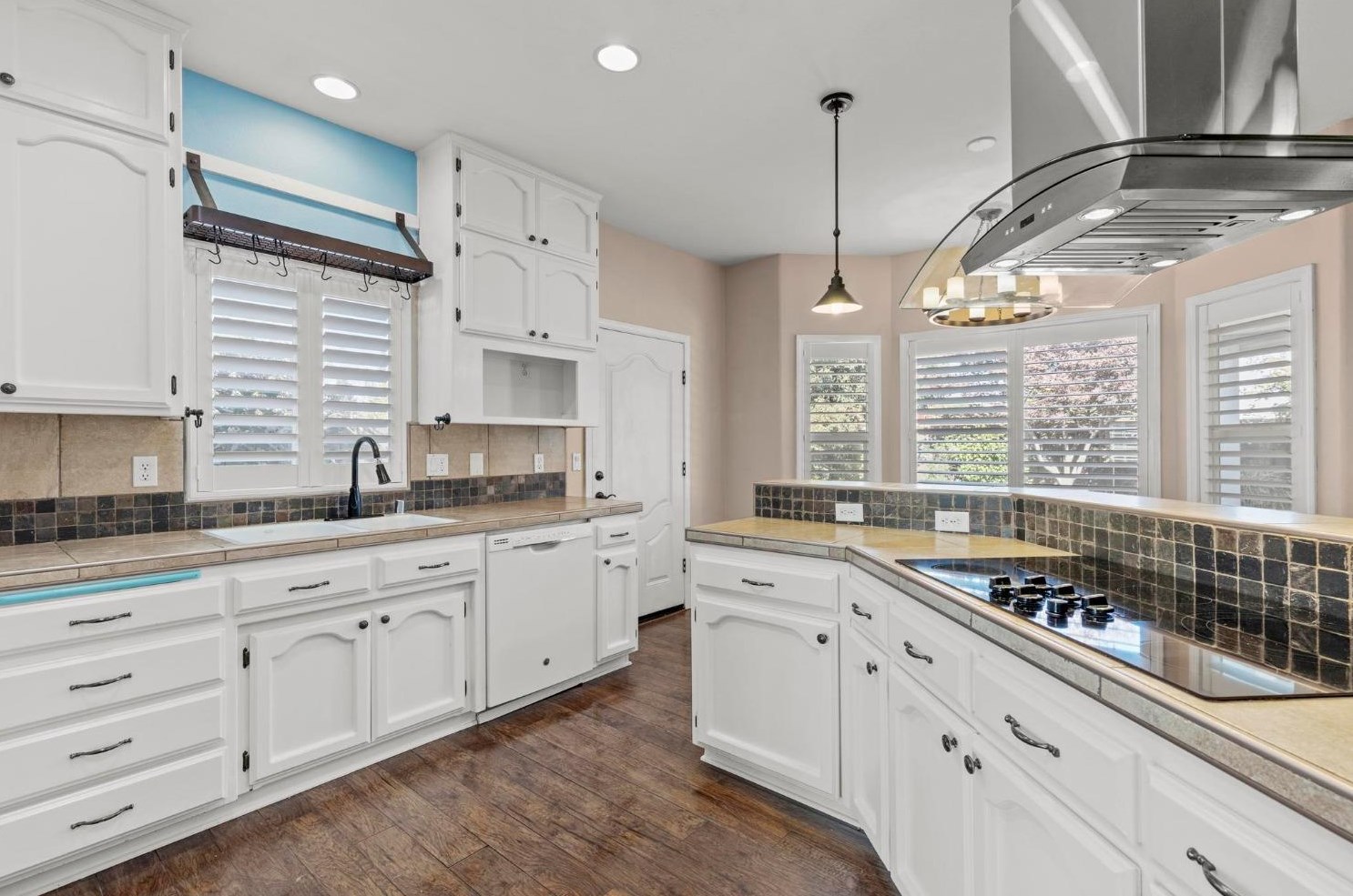 1811 Bradley Est Dr, Yuba City CA  95993-1671 exterior