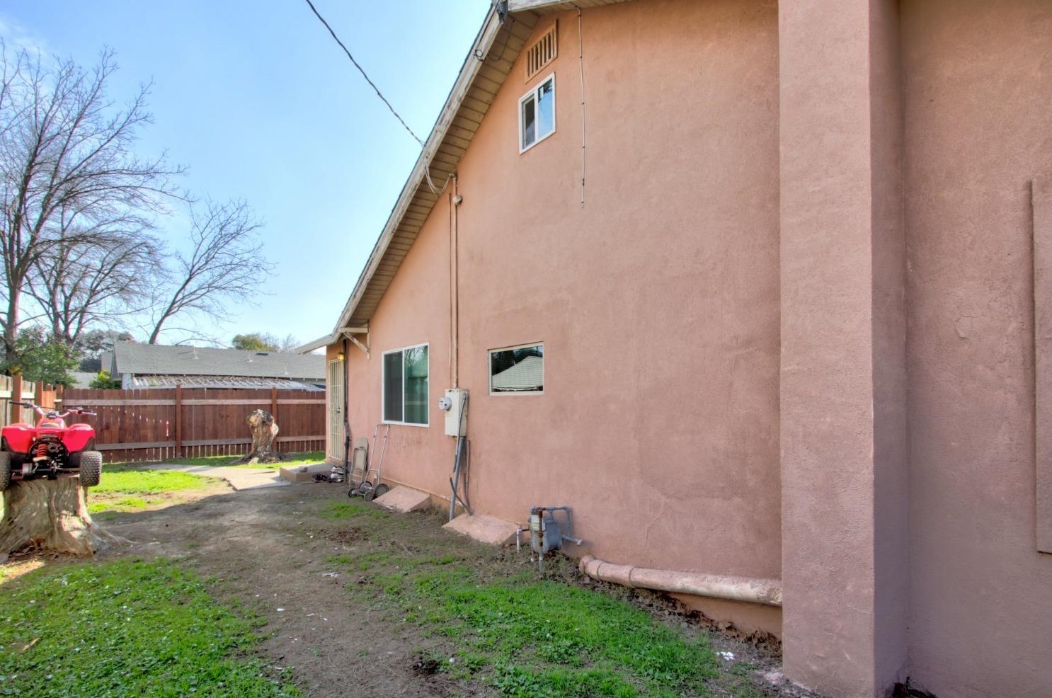 764 Bridge St, Yuba City CA 95991-3823 exterior