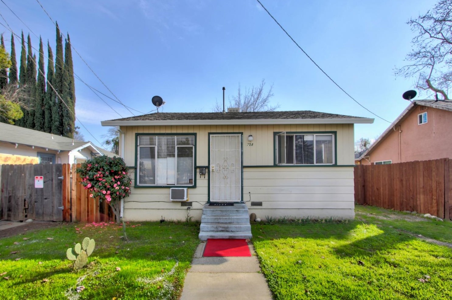 764 Bridge St, Yuba City CA 95991-3823 exterior