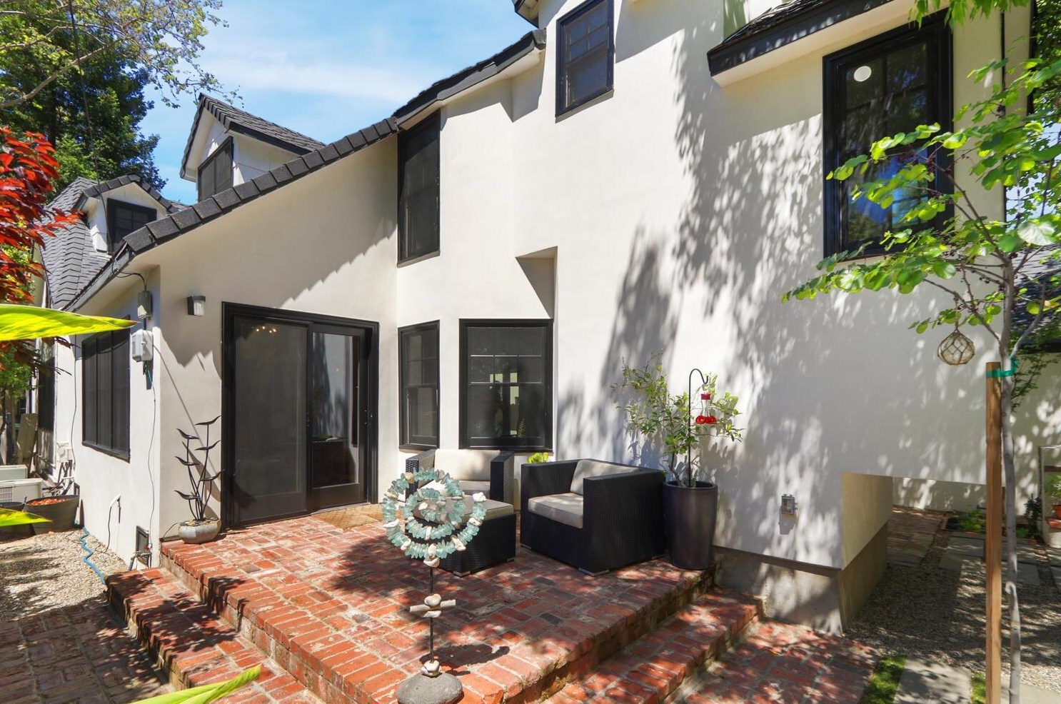 1515 41st St, Sacramento CA  95819-4042 exterior