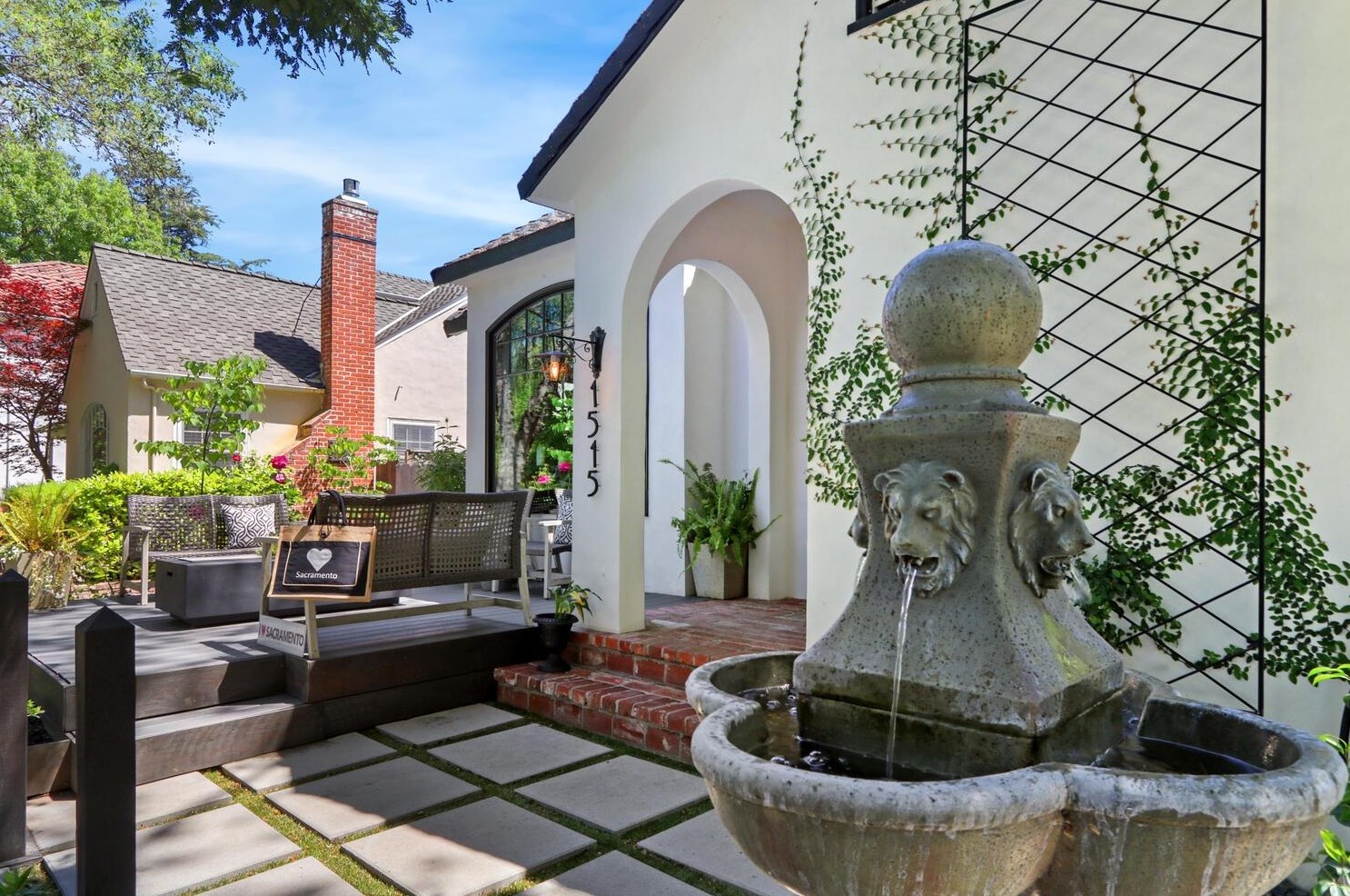 1515 41st St, Sacramento CA  95819-4042 exterior