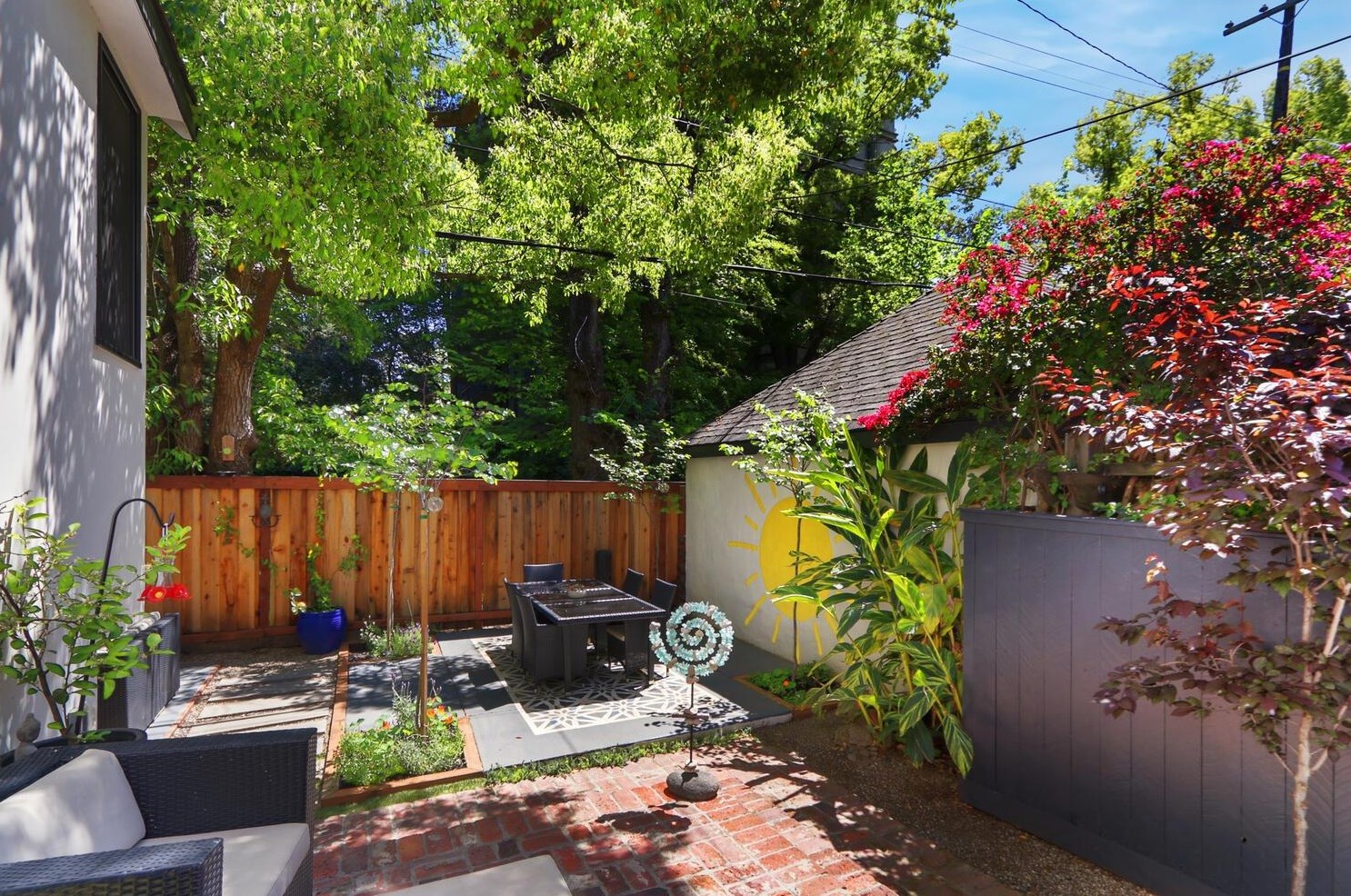 1515 41st St, Sacramento CA  95819-4042 exterior
