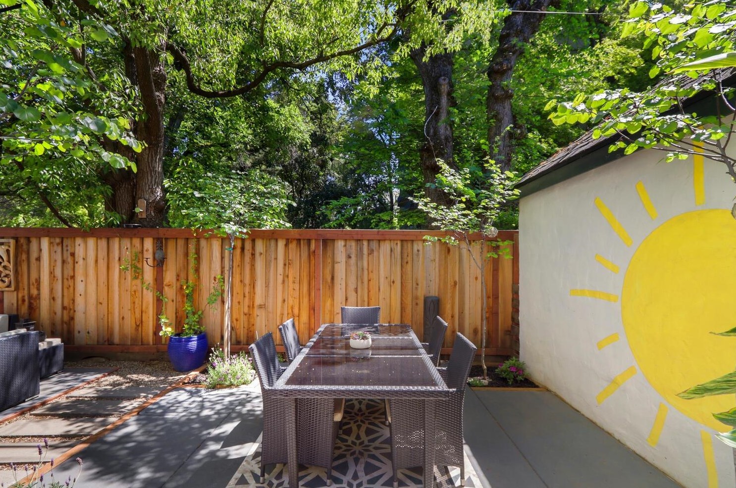 1515 41st St, Sacramento CA  95819-4042 exterior