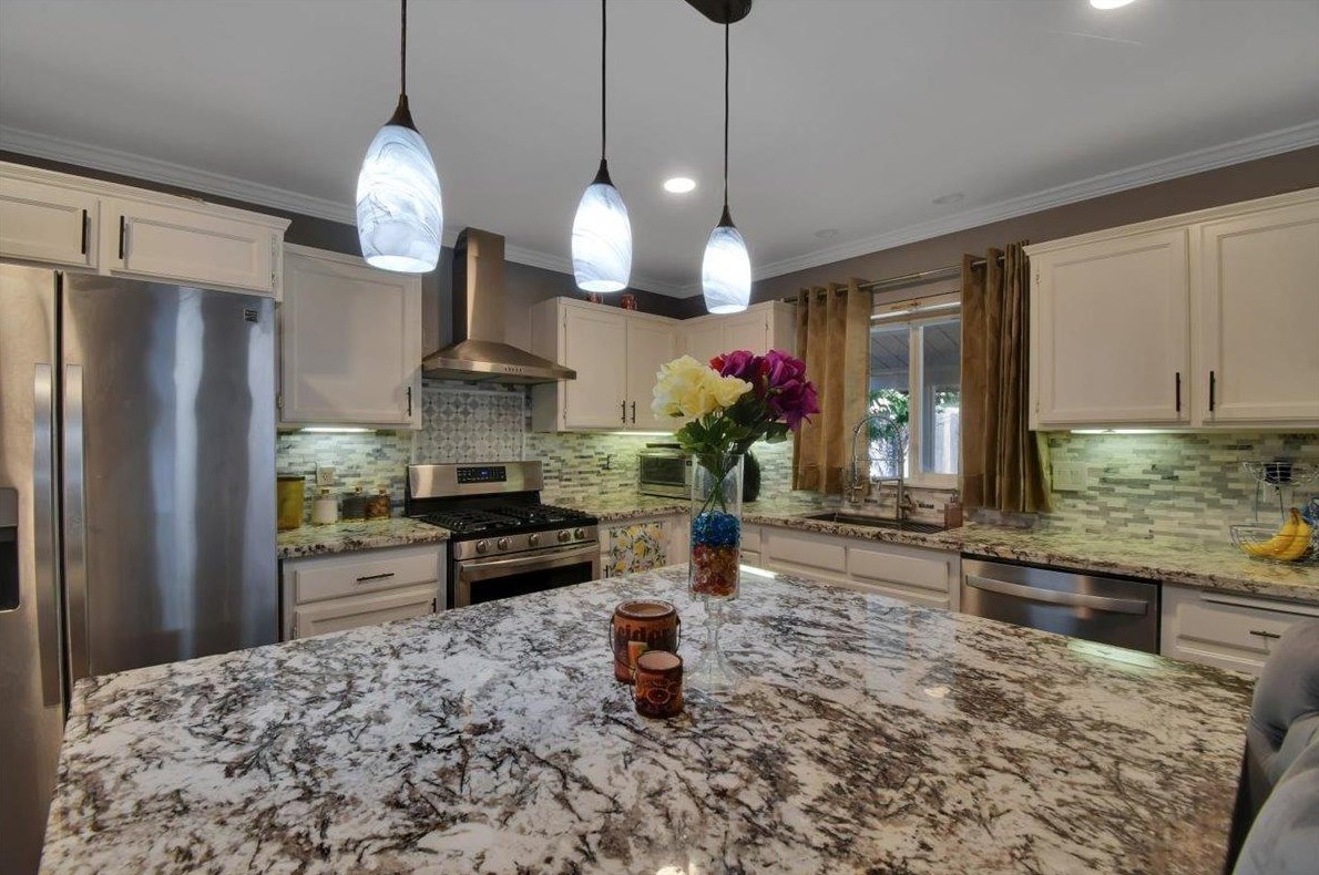 1661 Chelsea Pl, Yuba City CA  95993-7674 exterior