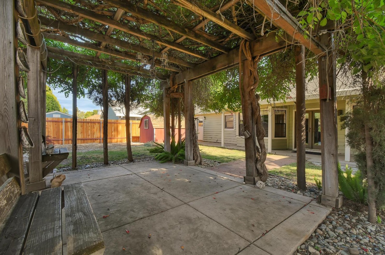 1967 Rameriz Dr, Yuba City CA  95993-7156 exterior