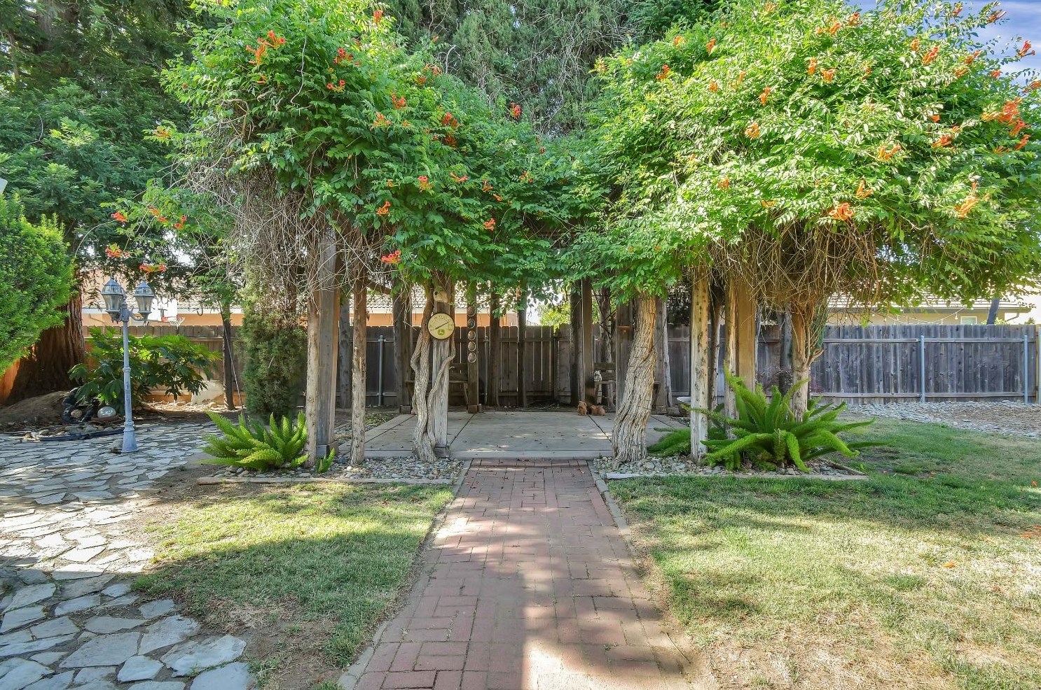 1967 Rameriz Dr, Yuba City CA  95993-7156 exterior