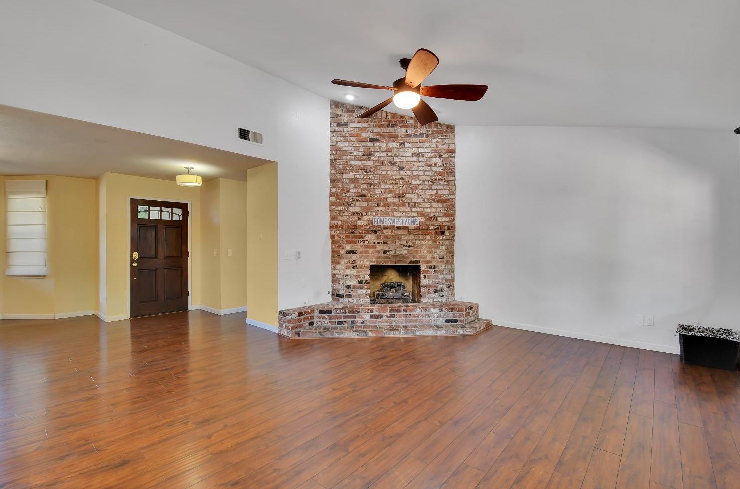 1967 Rameriz Dr, Yuba City CA  95993-7156 exterior