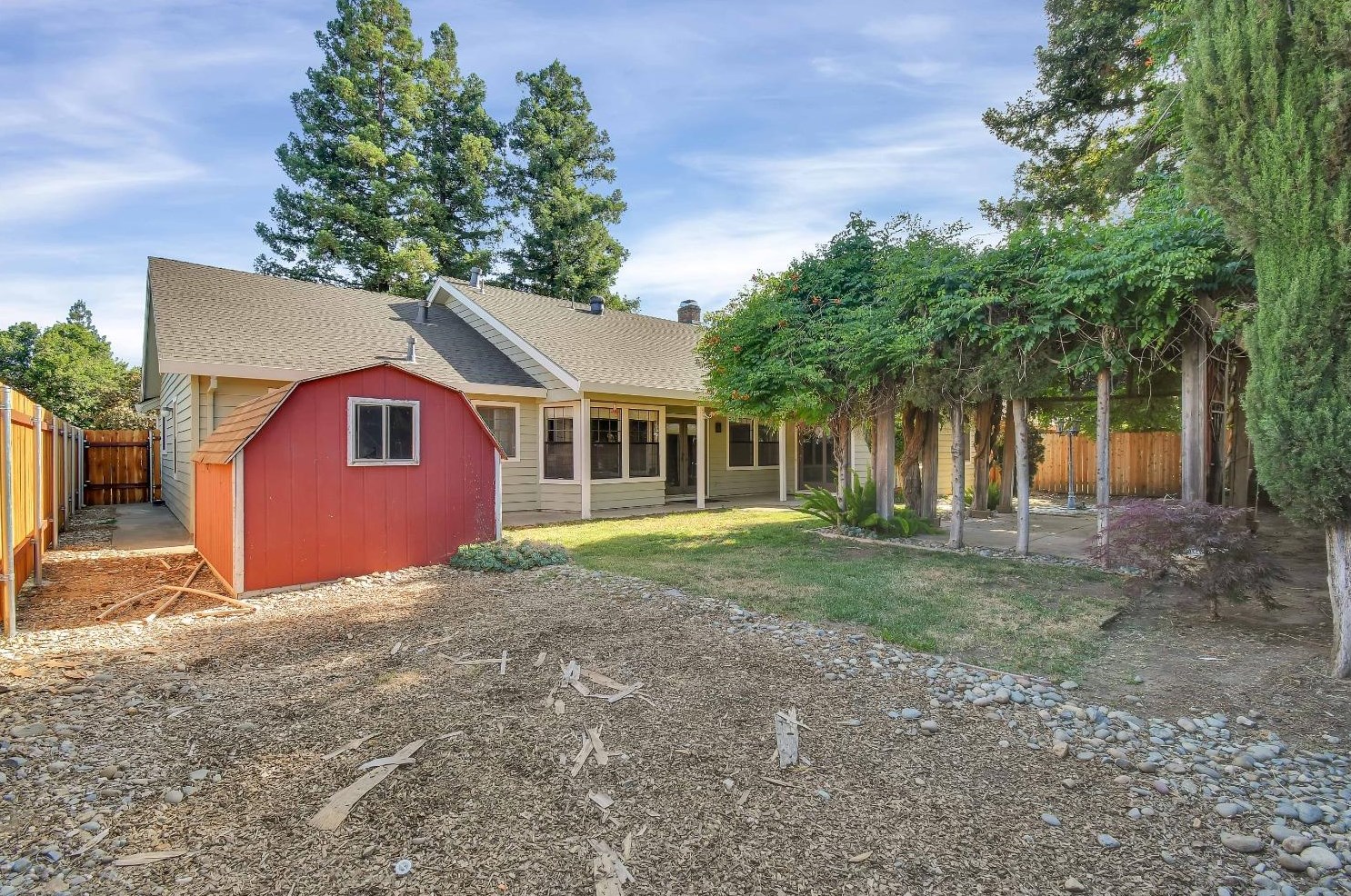 1967 Rameriz Dr, Yuba City CA  95993-7156 exterior