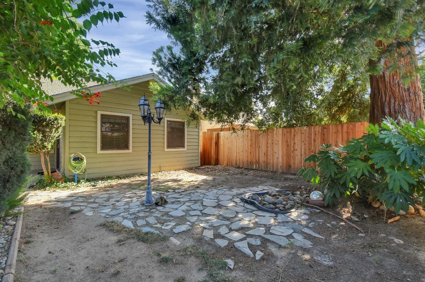 1967 Rameriz Dr, Yuba City CA  95993-7156 exterior