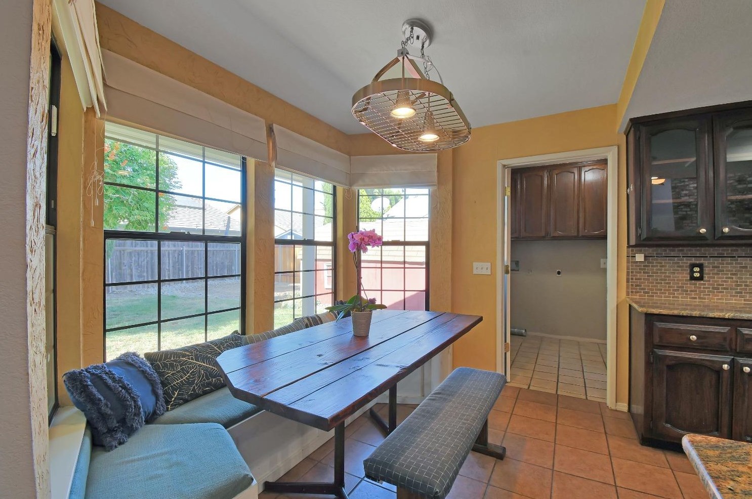 1967 Rameriz Dr, Yuba City CA  95993-7156 exterior