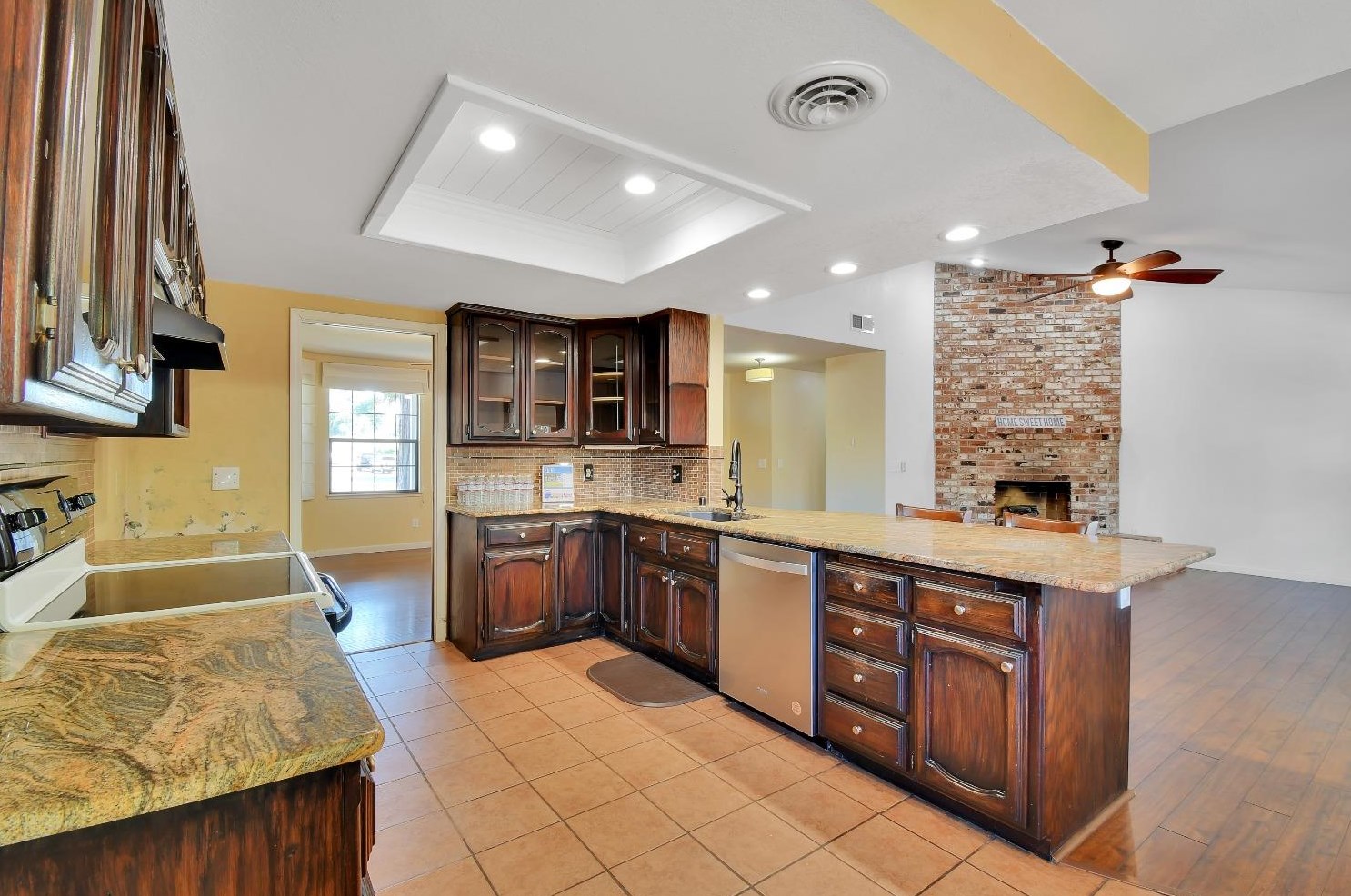 1967 Rameriz Dr, Yuba City CA  95993-7156 exterior