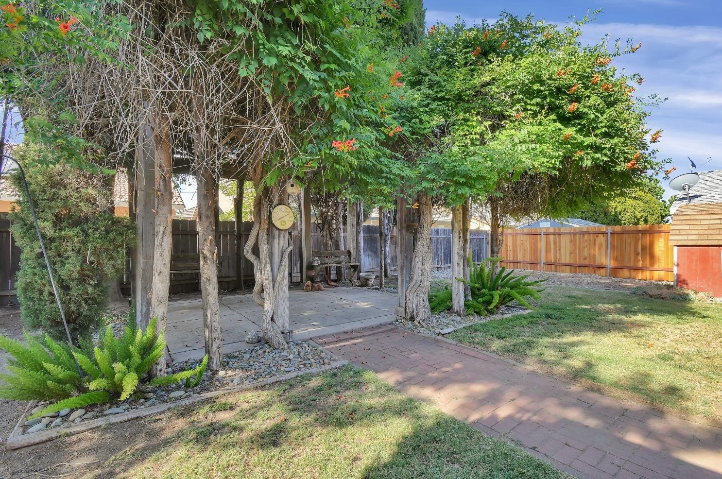 1967 Rameriz Dr, Yuba City CA  95993-7156 exterior