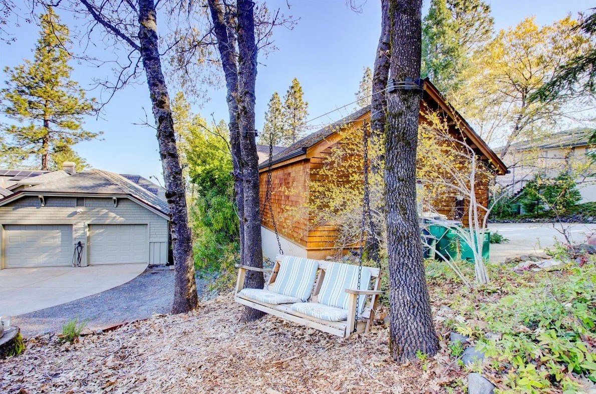 136 Sierra Blanca Ct, Grass Valley CA  95945-9741 exterior