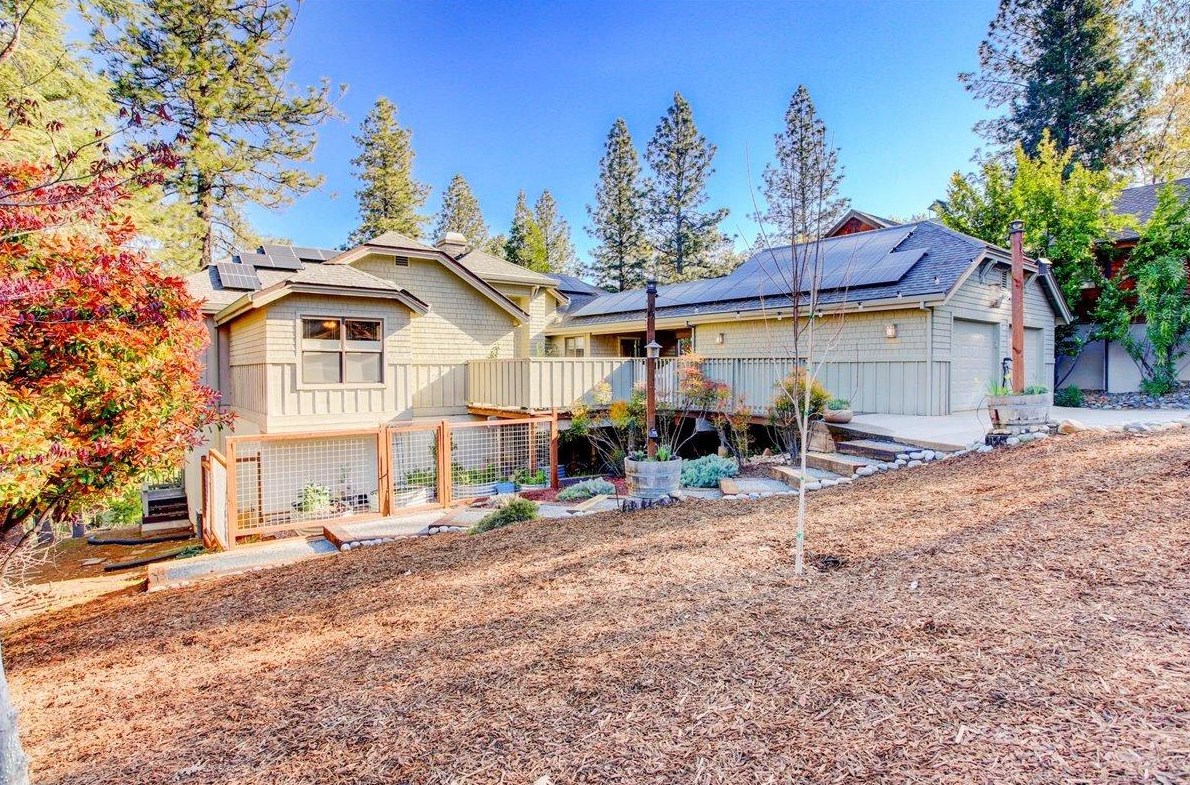 136 Sierra Blanca Ct, Grass Valley CA  95945-9741 exterior