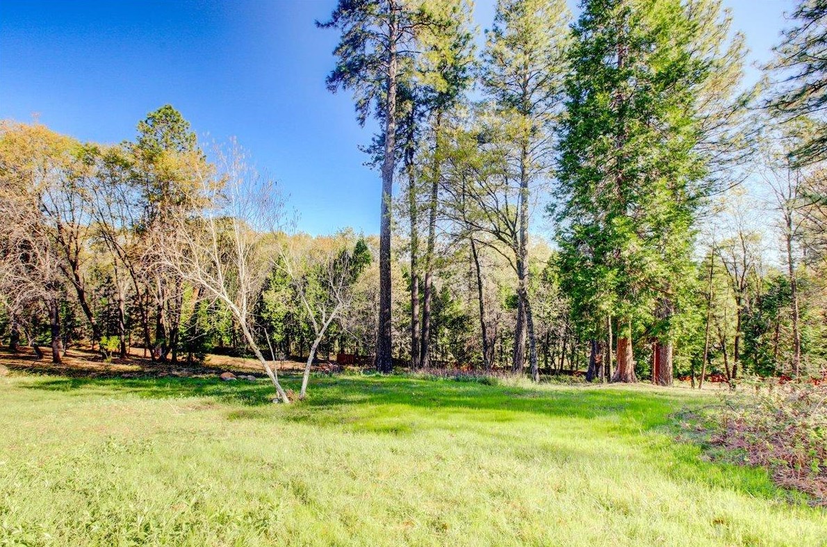 136 Sierra Blanca Ct, Grass Valley CA  95945-9741 exterior
