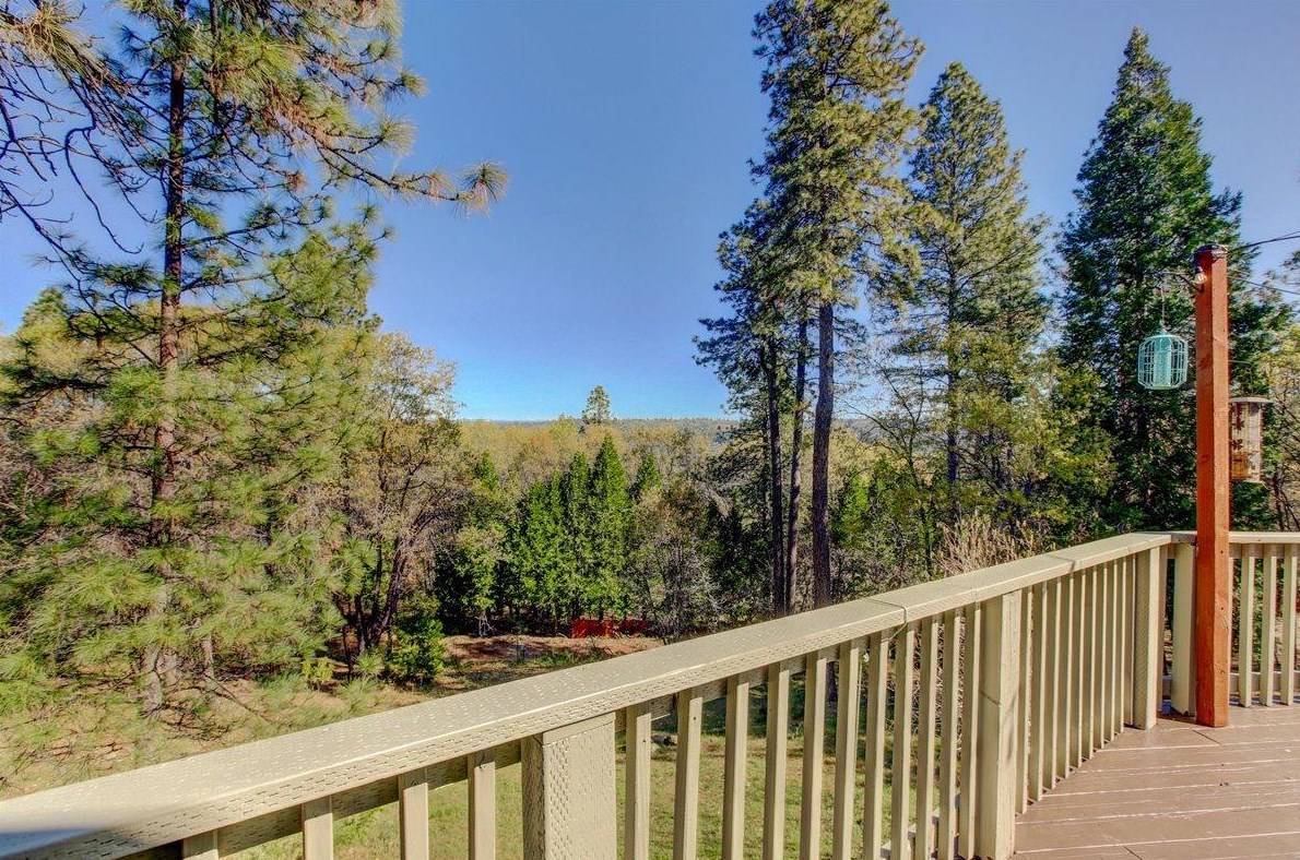 136 Sierra Blanca Ct, Grass Valley CA  95945-9741 exterior