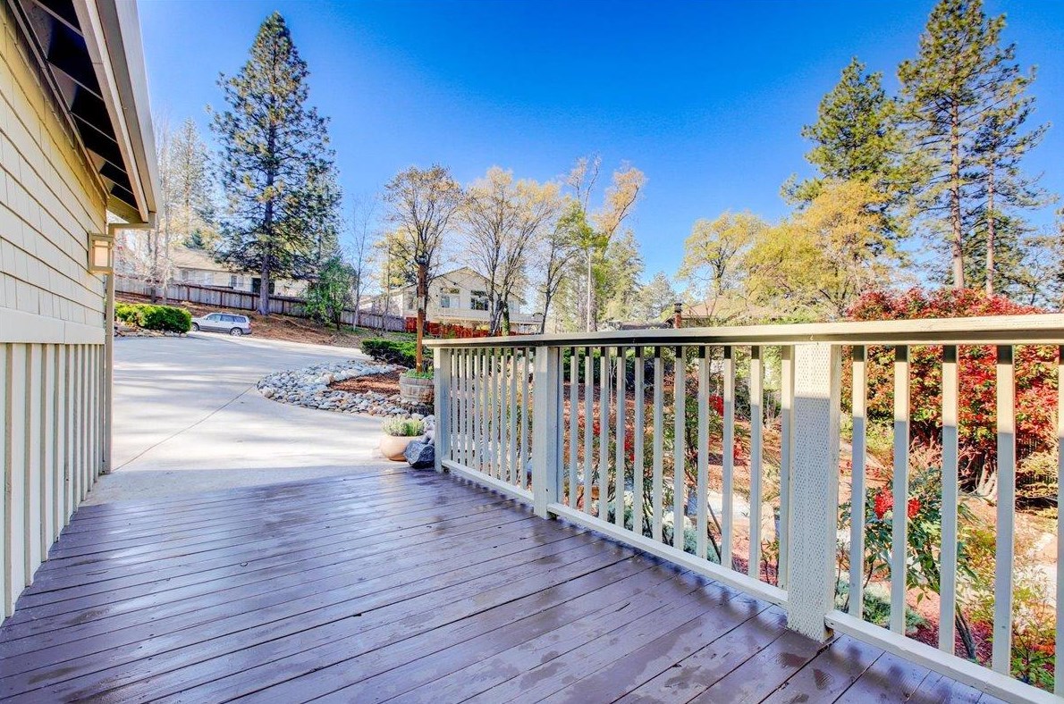 136 Sierra Blanca Ct, Grass Valley CA  95945-9741 exterior