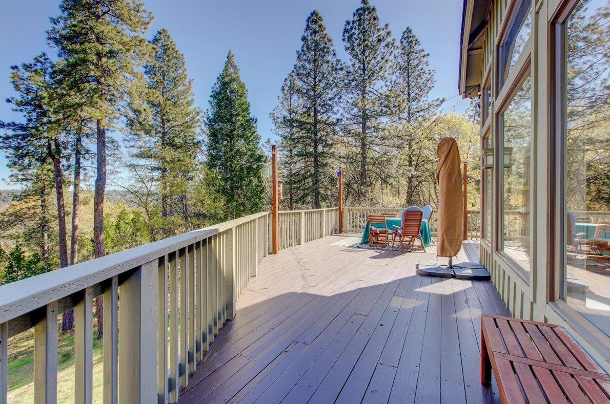 136 Sierra Blanca Ct, Grass Valley CA  95945-9741 exterior